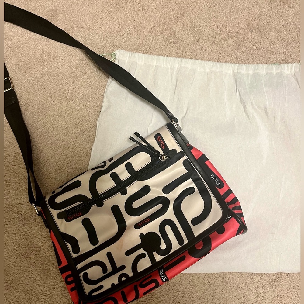 Cross body bag for laptop and books